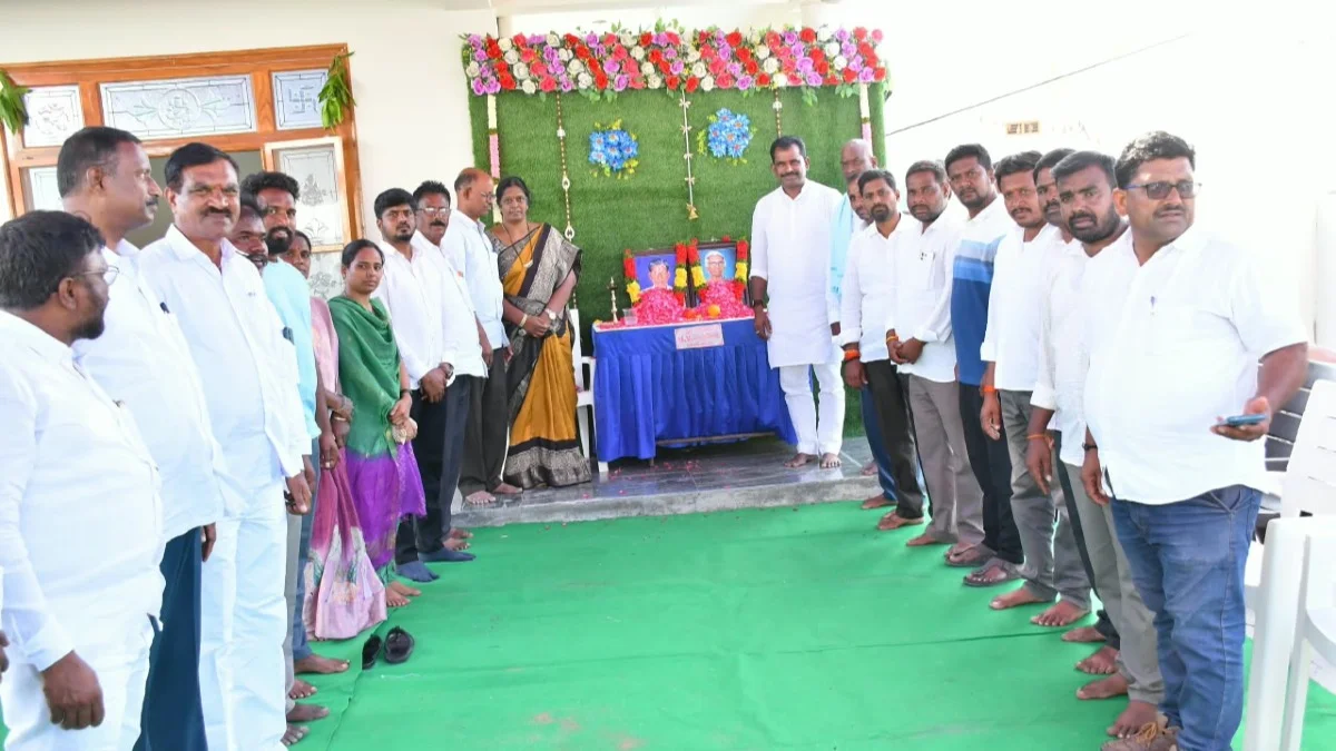 కష్టసుఖాల్లో ప్రజలకు అండగా ఎమ్మెల్యే మేఘారెడ్డి
